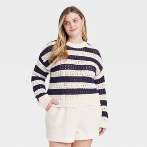 Universal Thread Openwork Crewneck Pullover Sweater in Navy Blue & White Size M